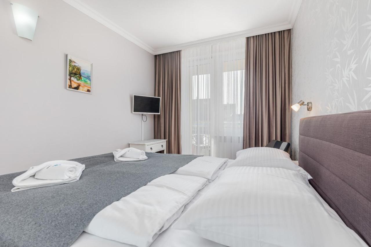 Modern Apartment With Balcony In Swinoujscie Center By Noclegi Renters Kültér fotó