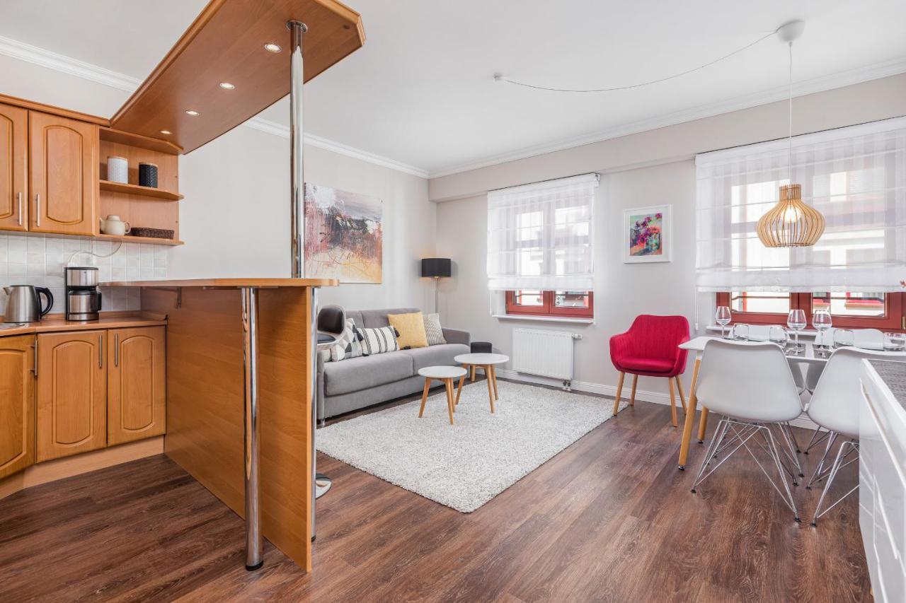 Modern Apartment With Balcony In Swinoujscie Center By Noclegi Renters Kültér fotó